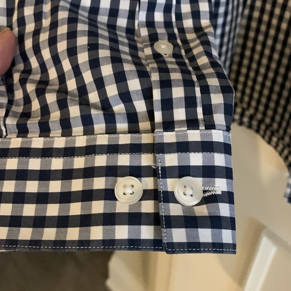 Lot of 2 shirts sz 17.5 like new worn once - Picture 6 of 8